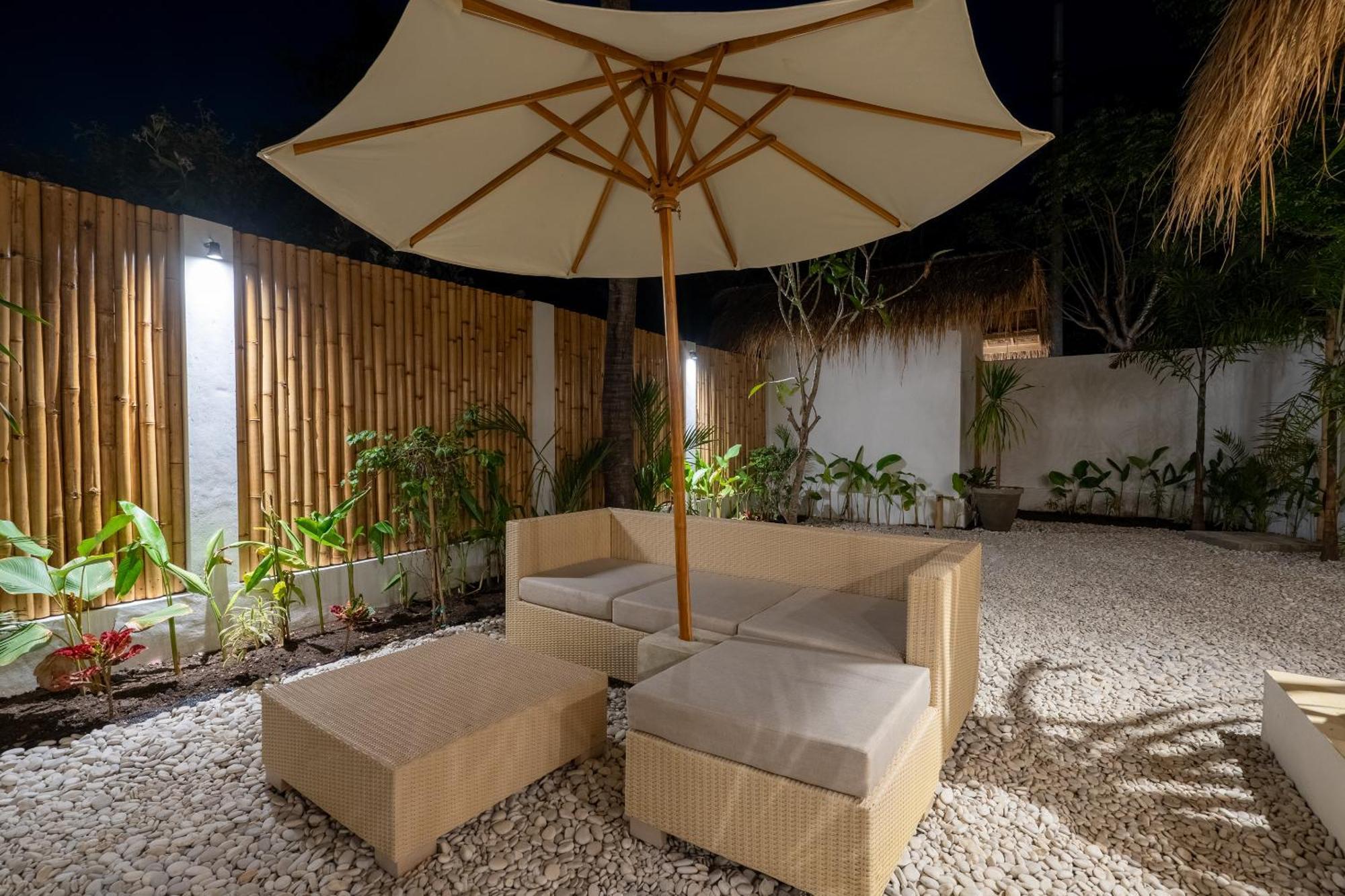 Villa Kelapa Kucing Гили Еър Екстериор снимка